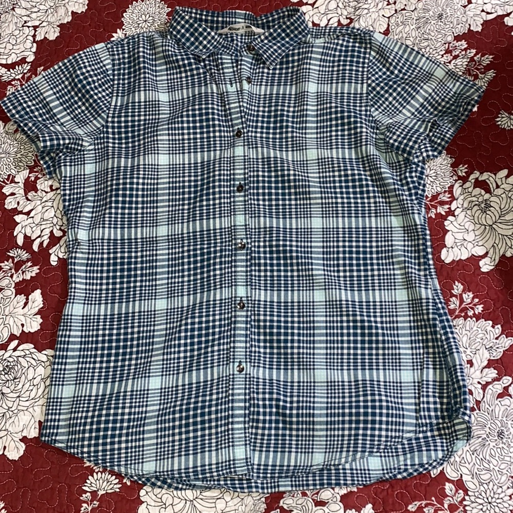 Women’s Woolrich button up top